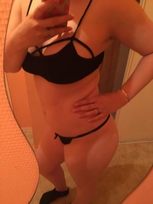 Mai-ly escorts in Elkins